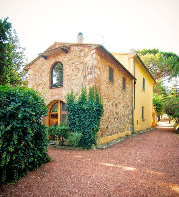 Stunning Country House Overlooking Tuscany Hills Lorenzana Buitenkant foto